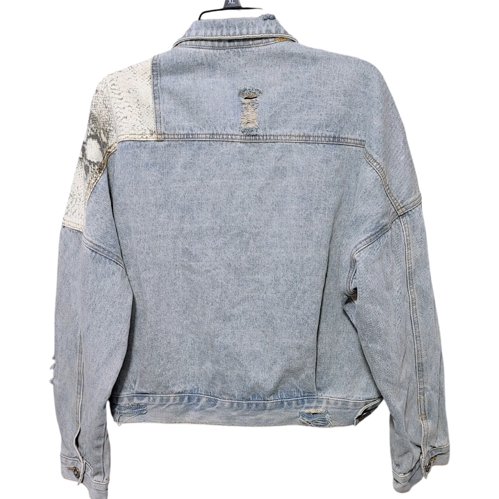 POL Snakeskin Patch Button Up Dustressed Denim Jean Jacket Women's Size Large L - Picture 6 of 15